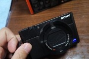 尼康55-300镜头的性能与特点（探索尼康55-300镜头的卓越画质和出色功能）
