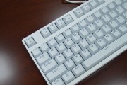 以rk987黑轴为主题的机械键盘评测（性能稳定耐用、打字手感舒适、游戏表现卓越）